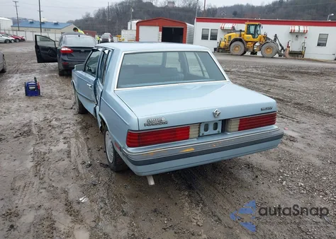 1985 Plymouth Reliant z USA, uszkodzony, nr VIN 1P3BP26C2FF159366
